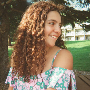 Meet your Posher, Camila
